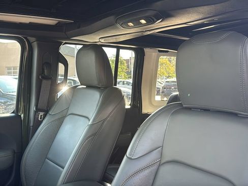 Used 2024 Jeep Wrangler High Altitude AWD/4WD image 12