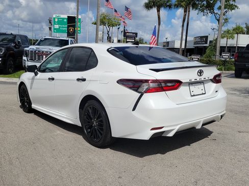 Used 2022 Toyota Camry SE w/ Convenience Package FWD image 7