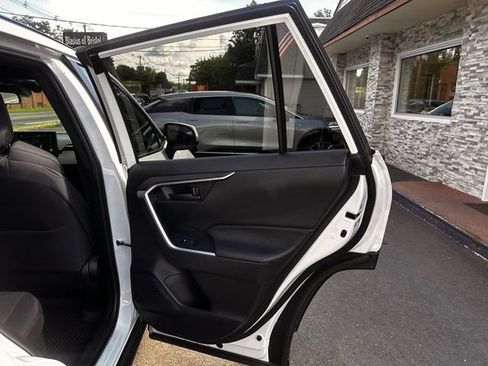 Used 2021 Toyota RAV4 SE w/ Weather & Moonroof Package AWD/4WD image 17