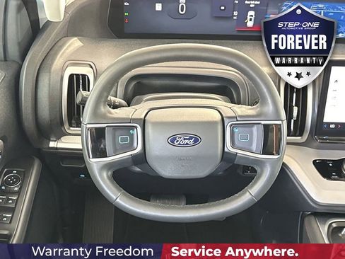 Used 2025 Ford Expedition Active RWD image 17