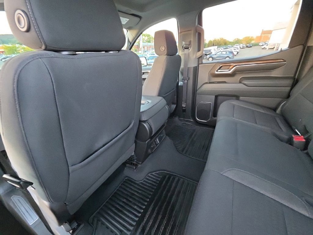 Used 2022 Chevrolet Silverado 1500 LT AWD/4WD image 14
