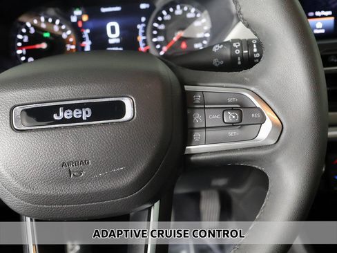 Used 2025 Jeep Compass Limited AWD/4WD image 3