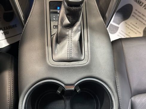 Used 2024 Toyota Venza Limited image 33