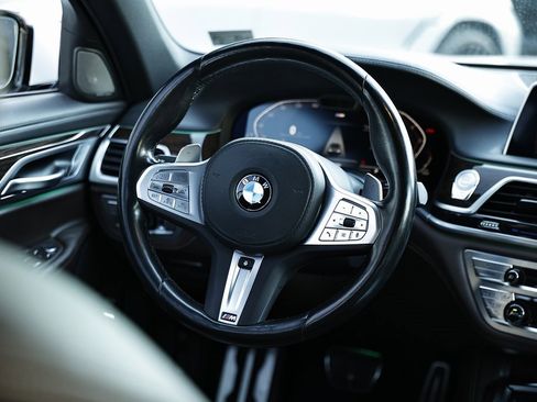 Used 2022 BMW 750i xDrive w/ Luxury Rear Seating Package image 30