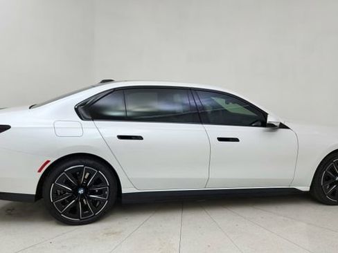 Used 2023 BMW i7 xDrive60 w/ Executive Package 2 image 6