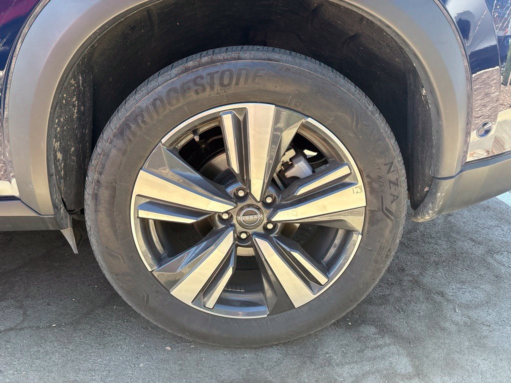 Used 2026 Nissan Rogue SL FWD image 9