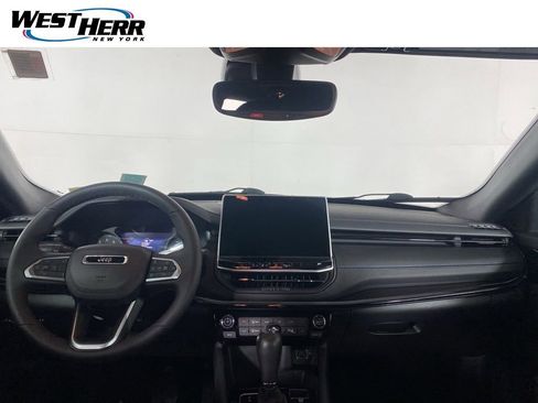 Used 2026 Jeep Compass Limited AWD/4WD image 19