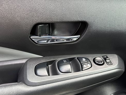 Used 2021 Nissan Kicks SR w/ SR Premium Package image 11