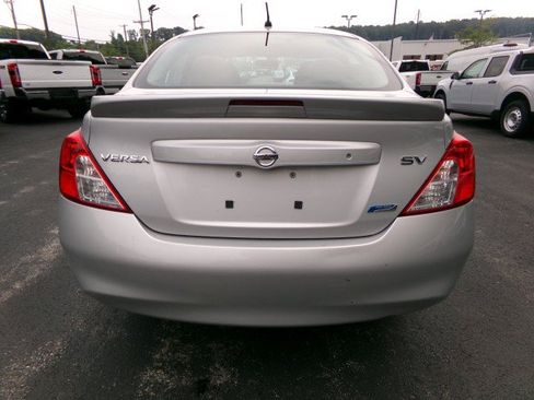Used 2014 Nissan Versa SV FWD image 8