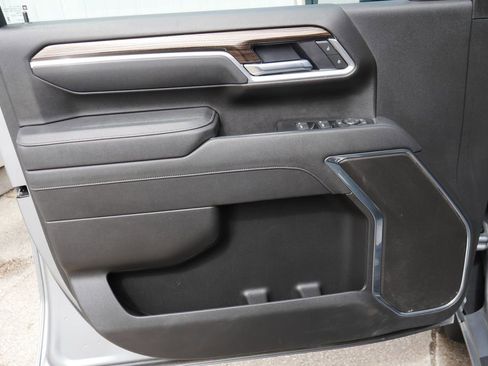 Used 2025 Chevrolet Silverado 2500 LT w/ Convenience Package image 28