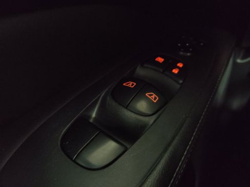 Used 2017 Nissan Pathfinder Platinum FWD image 27