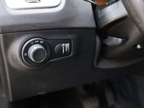 Used 2018 Jeep Compass Sport image 19