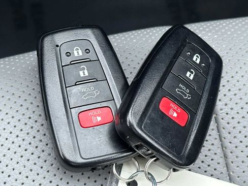 Used 2021 Toyota Highlander Platinum image 35