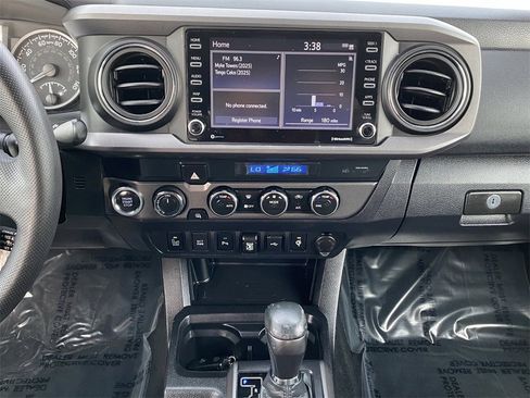 Certified 2022 Toyota Tacoma TRD Off-Road image 27