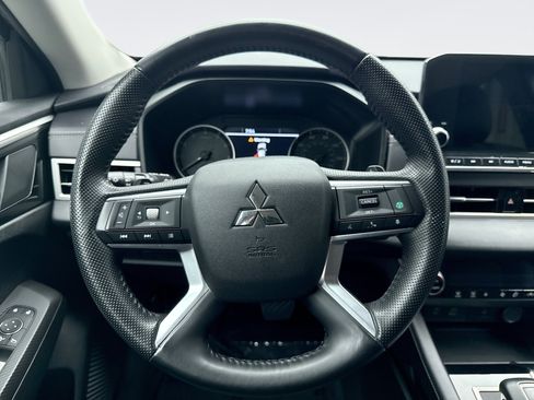 Used 2024 Mitsubishi Outlander SE AWD/4WD image 12