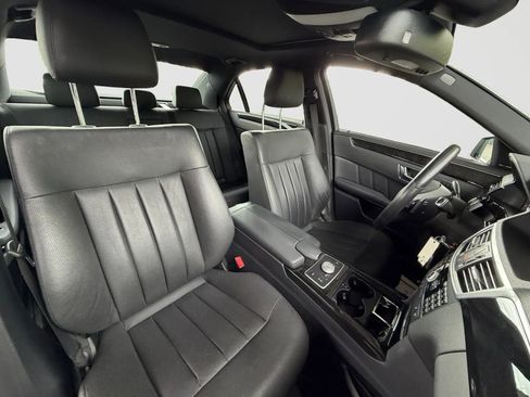 Used 2010 Mercedes-Benz E 550 4MATIC Sedan image 21