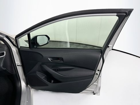 Used 2026 Toyota Corolla LE image 30