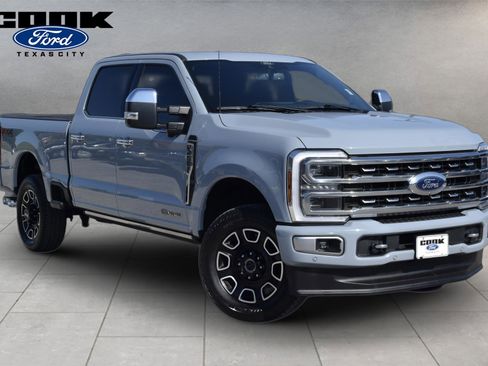 Used 2024 Ford F250 Platinum w/ FX4 Off-Road Package AWD/4WD image 2