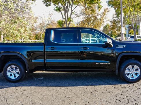 New 2026 GMC Sierra 1500 SLE w/ Preferred Package image 7
