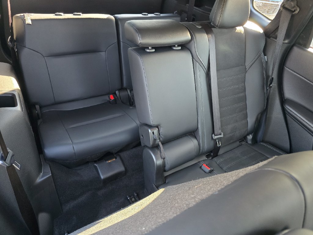 Used 2025 Mitsubishi Outlander SE AWD/4WD image 27
