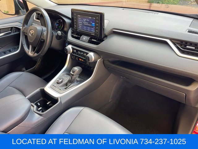 Used 2022 Toyota RAV4 XLE Premium AWD/4WD image 31