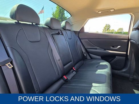 Used 2023 Hyundai Elantra Limited image 15