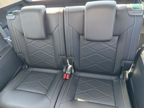 New 2026 Volkswagen Atlas SE image 12