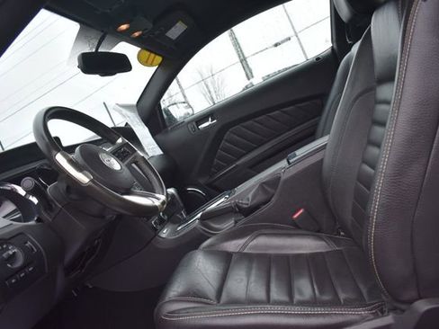 Used 2011 Ford Mustang GT Premium image 18