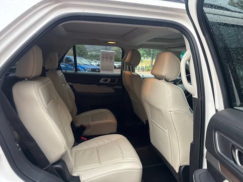 Used 2016 Ford Explorer Platinum AWD/4WD image 25
