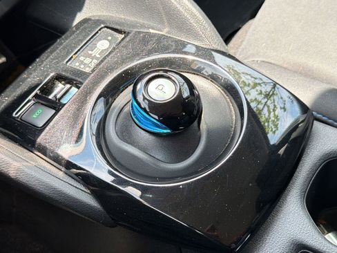 Used 2019 Nissan Leaf SV Plus w/ SV Plus Technology Package FWD image 17