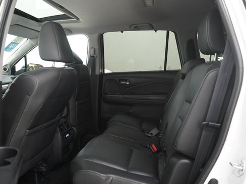 Used 2022 Honda Pilot Black Edition image 16