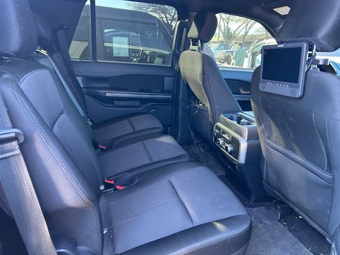 Used 2020 Ford Expedition XLT image 15