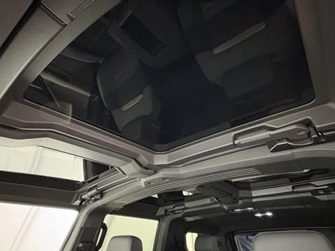 Used 2025 GMC Hummer EV 2X image 43