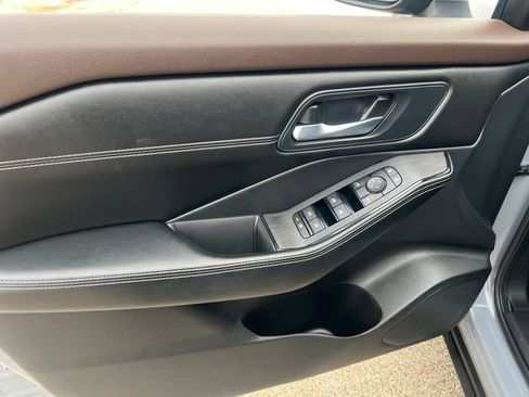 Certified 2023 Nissan Rogue SV w/ SV Premium B Package AWD/4WD image 7