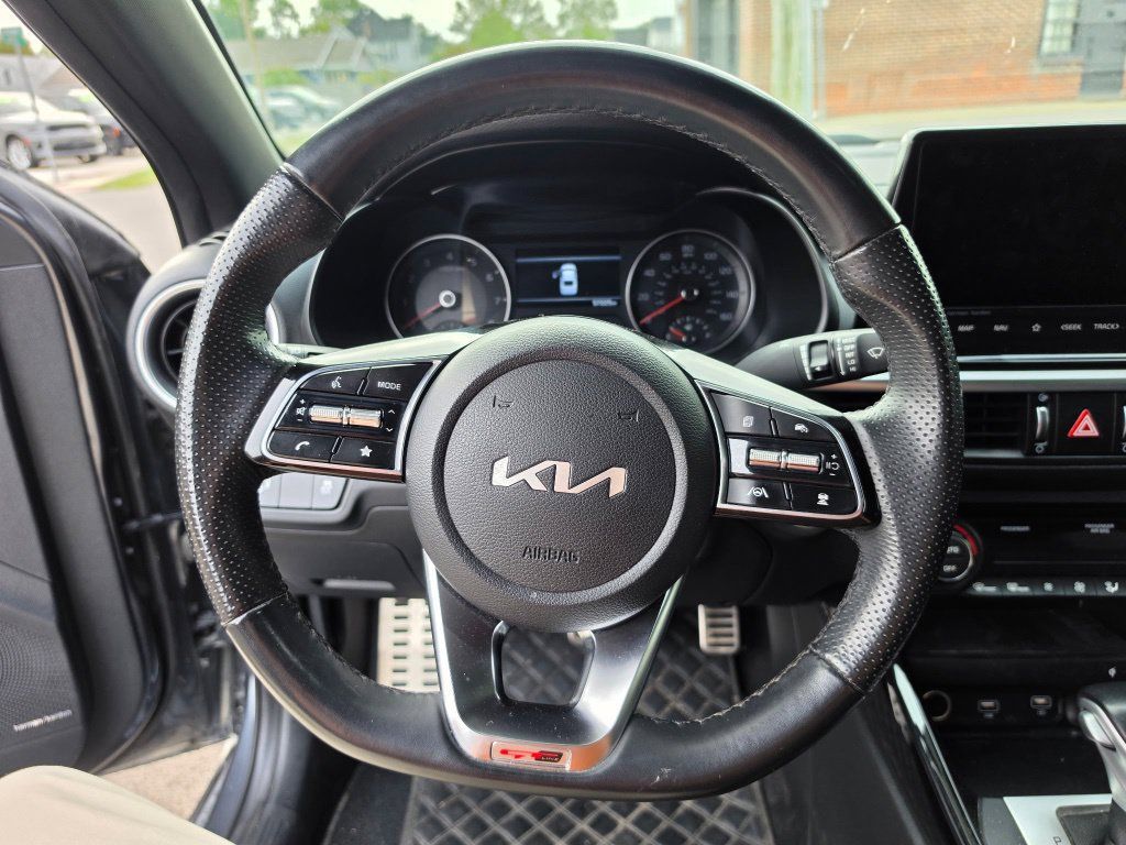 Used 2022 Kia Forte GT-Line w/ GT-Line Premium Package FWD image 13