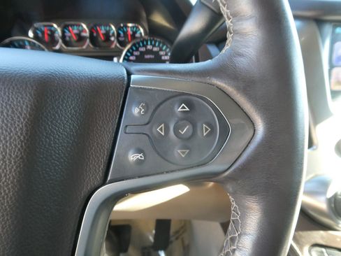 Used 2018 Chevrolet Suburban LT image 20