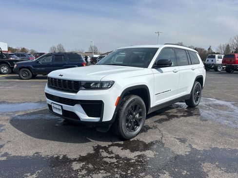 New 2026 Jeep Grand Cherokee L 4WD image 3