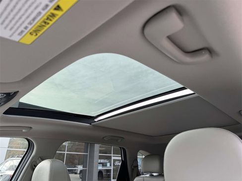 Used 2023 Kia Sorento EX w/ Panoramic Sunroof Package image 21
