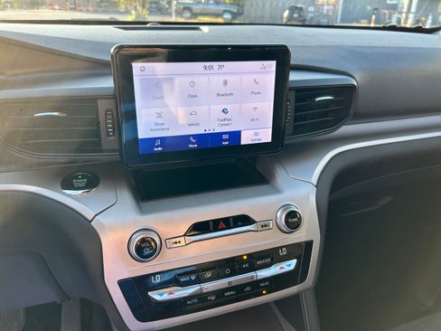 Used 2020 Ford Explorer XLT RWD image 15