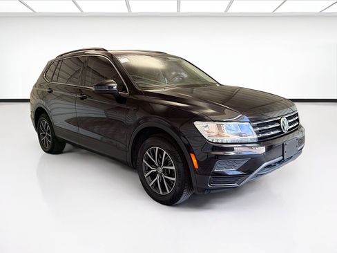 Used 2019 Volkswagen Tiguan SE w/ Panoramic Sunroof Package FWD image 3