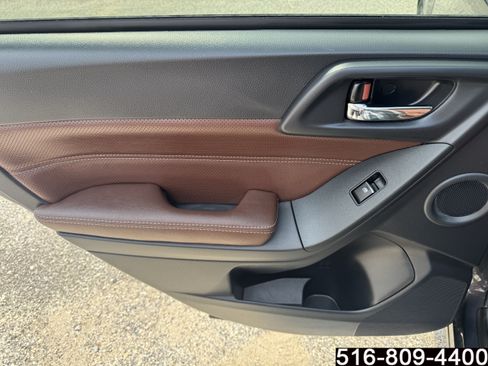 Used 2017 Subaru Forester 2.5i Touring AWD/4WD image 39