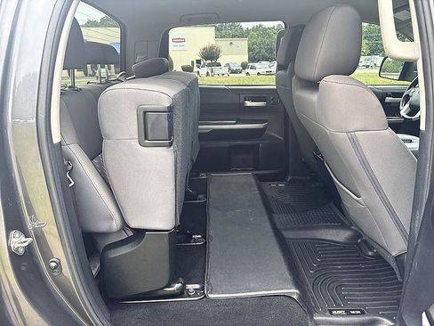 Used 2020 Toyota Tundra SR5 w/ SR5 Convenience Package AWD/4WD image 20