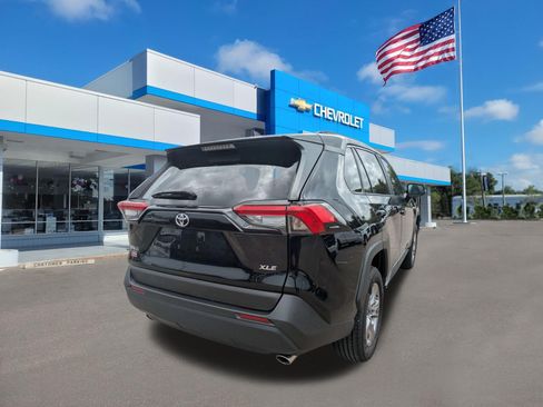 Used 2024 Toyota RAV4 XLE FWD image 3
