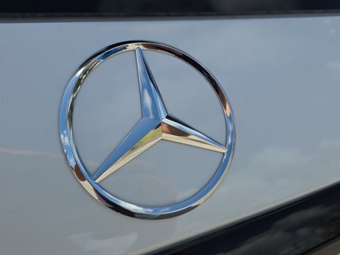 Certified 2025 Mercedes-Benz GLC 300 image 39
