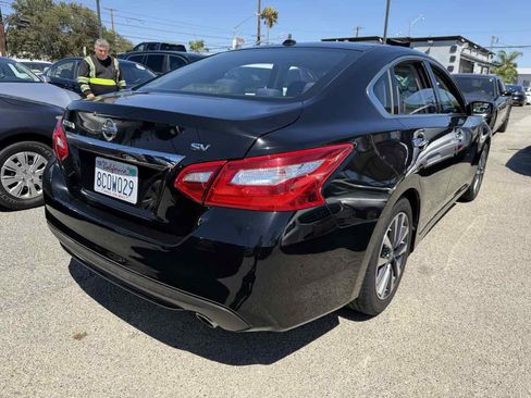 Used 2017 Nissan Altima 2.5 SV FWD image 9
