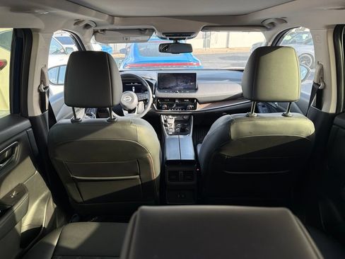 Used 2024 Nissan Rogue Platinum FWD image 8