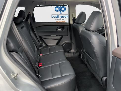 Used 2023 Nissan Rogue SL w/ SL Premium Package image 19