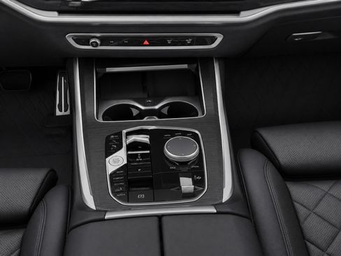 Used 2024 BMW X7 xDrive40i w/ M Sport Package AWD/4WD image 21