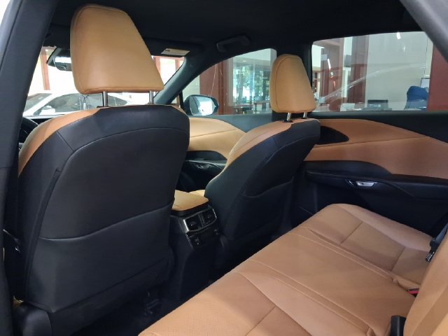 Used 2025 Lexus RX 350 FWD w/ Technology Package image 5