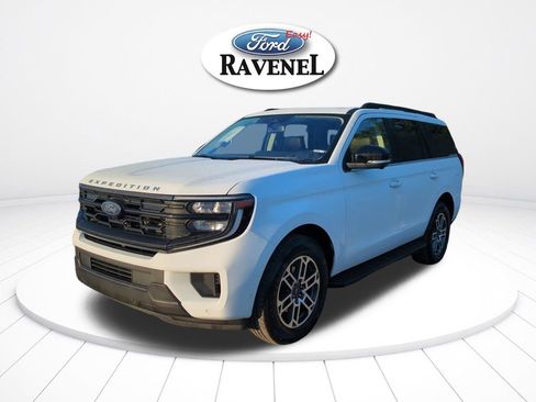 Used 2025 Ford Expedition Active RWD image 8